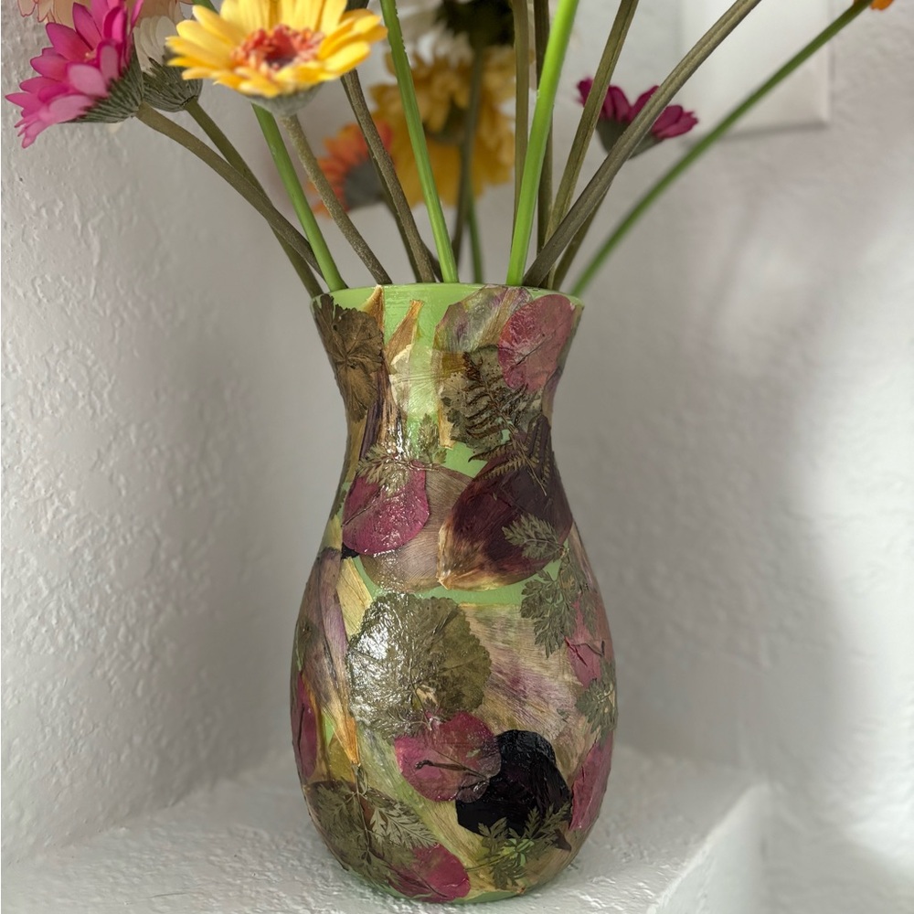 Dried flower vase